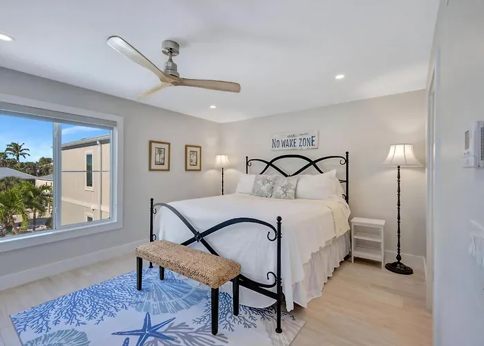Captiva Hide A Way 2B